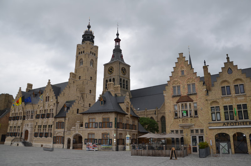 Diksmuide, town hall and the church of St. Nicholas.