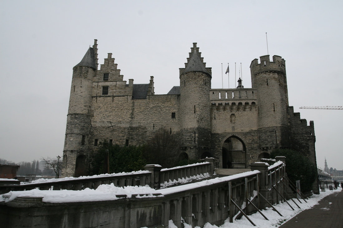 Castle (Steen) in Anterpia. 